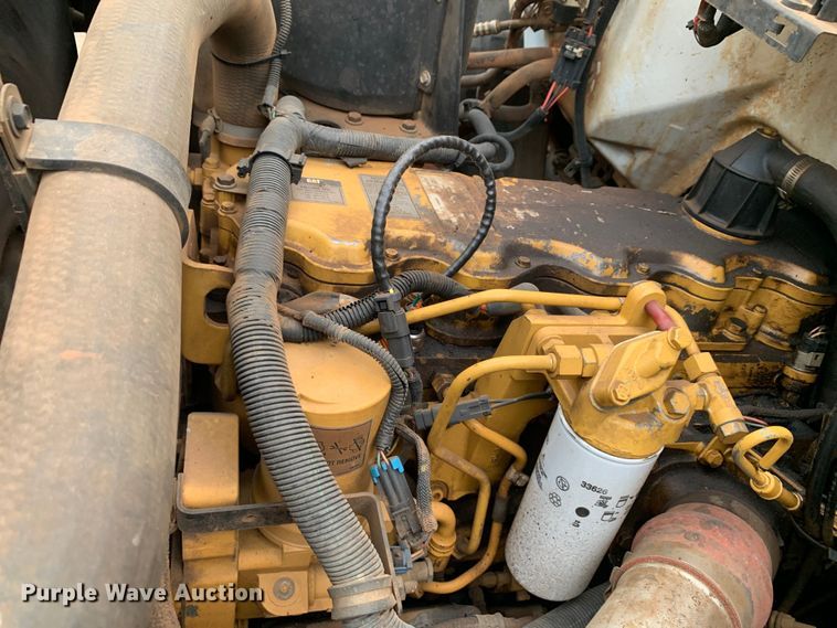 image for item DM1786 2002 Chevrolet C7500 bucket truck