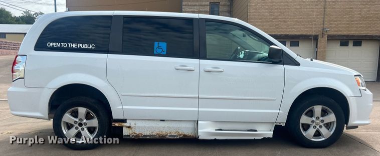 image for item DO6701 2016 Dodge Grand Caravan handicap accessible van