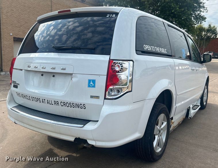 image for item DO6701 2016 Dodge Grand Caravan handicap accessible van