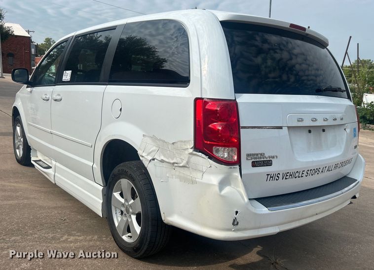 image for item DO6701 2016 Dodge Grand Caravan handicap accessible van