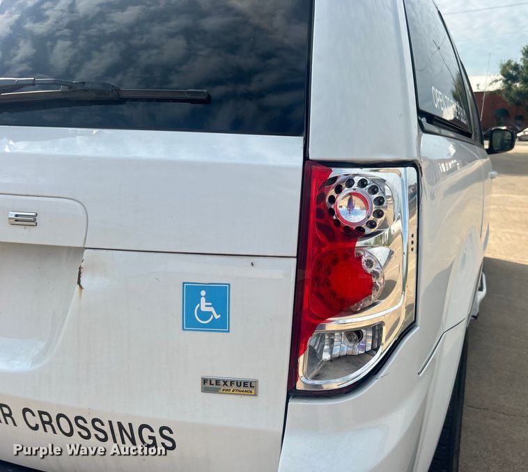 image for item DO6701 2016 Dodge Grand Caravan handicap accessible van