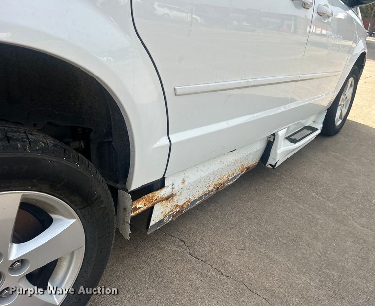 image for item DO6701 2016 Dodge Grand Caravan handicap accessible van