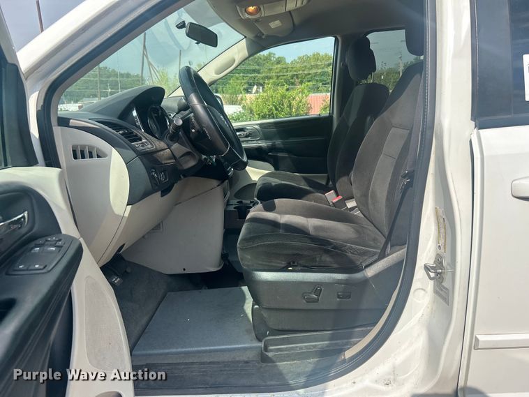 image for item DO6701 2016 Dodge Grand Caravan handicap accessible van