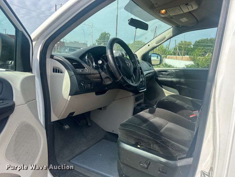image for item DO6701 2016 Dodge Grand Caravan handicap accessible van