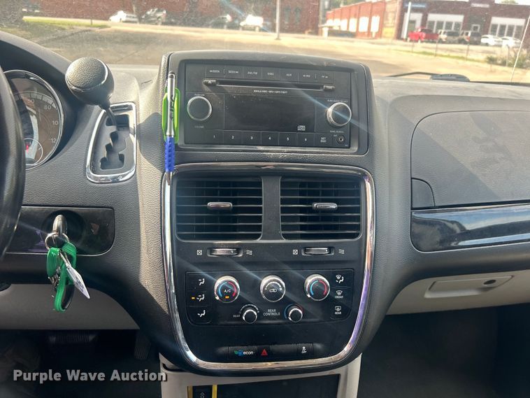 image for item DO6701 2016 Dodge Grand Caravan handicap accessible van