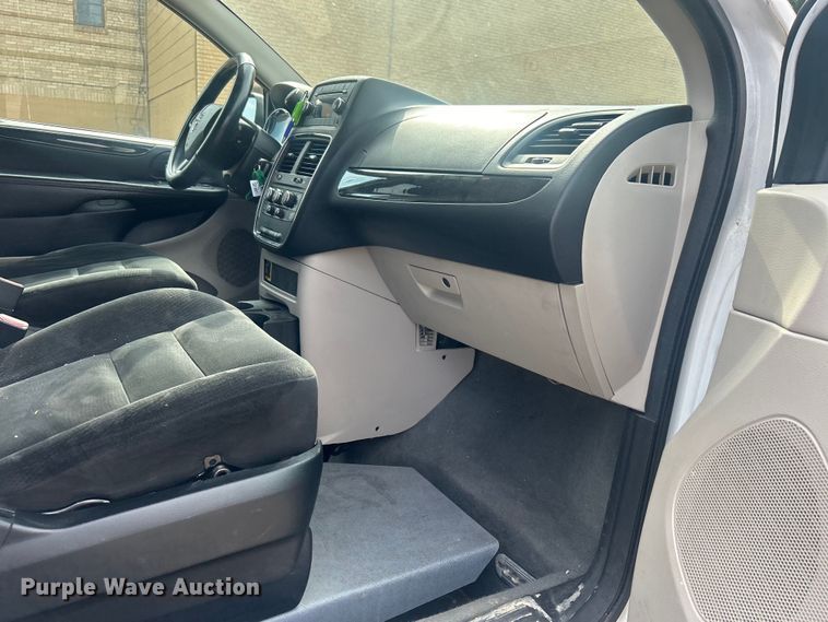 image for item DO6701 2016 Dodge Grand Caravan handicap accessible van