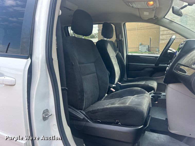 image for item DO6701 2016 Dodge Grand Caravan handicap accessible van