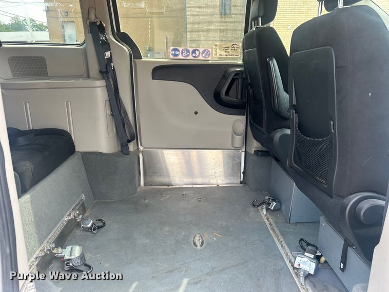 image for item DO6701 2016 Dodge Grand Caravan handicap accessible van