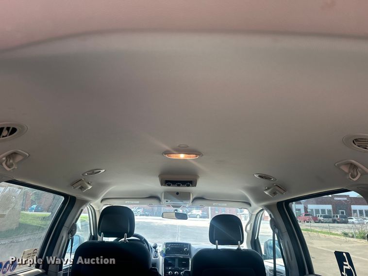 image for item DO6701 2016 Dodge Grand Caravan handicap accessible van