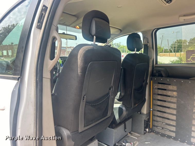 image for item DO6701 2016 Dodge Grand Caravan handicap accessible van