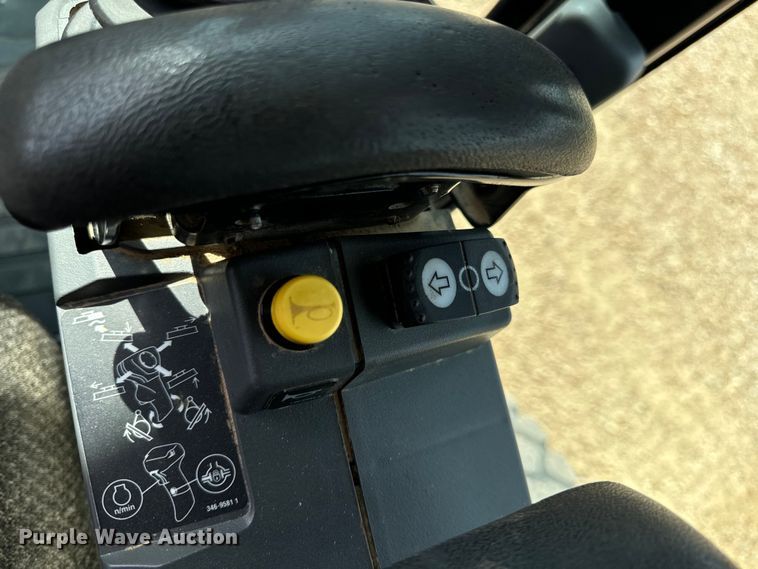 image for item DP6676 2016 Caterpillar  12M3 AWD motor grader