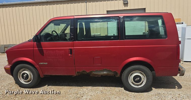 image for item DQ4616 1998 Chevrolet Astro van