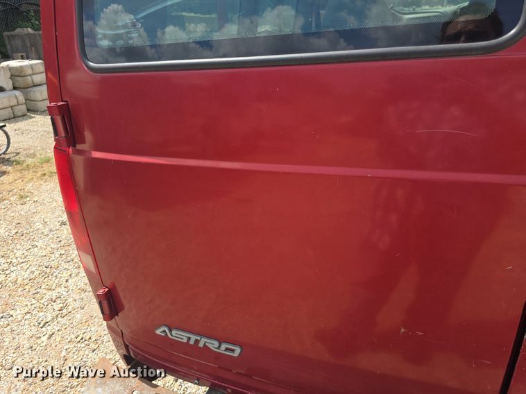 image for item DQ4616 1998 Chevrolet Astro van