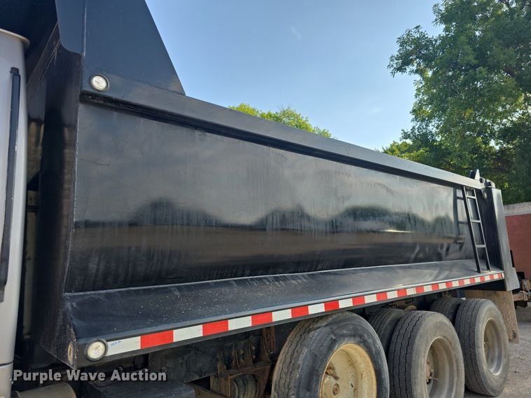 image for item DQ4620 2000 Sterling LT9500 dump truck