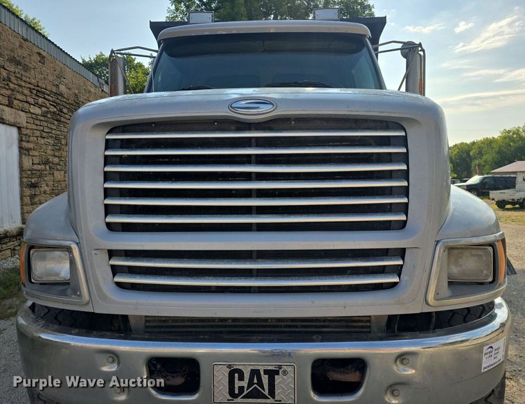 image for item DQ4620 2000 Sterling LT9500 dump truck