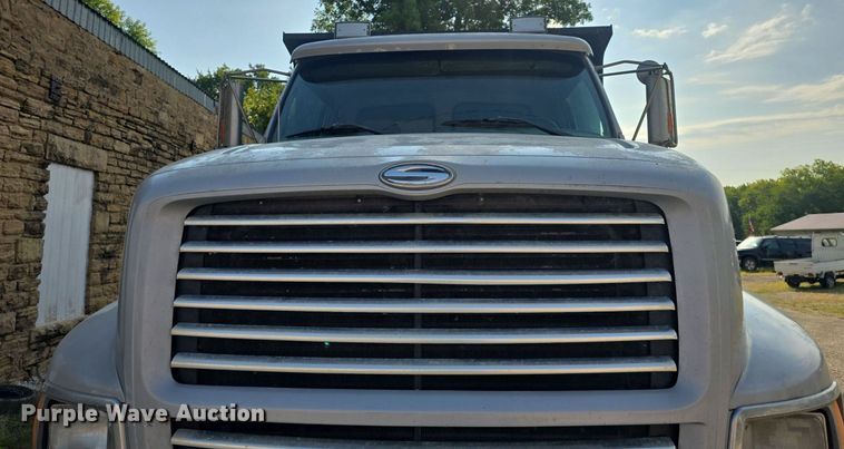 image for item DQ4620 2000 Sterling LT9500 dump truck