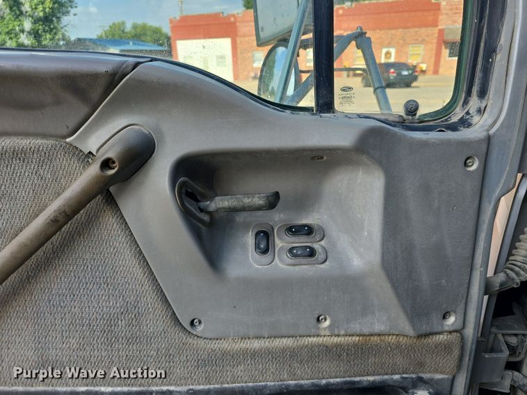 image for item DQ4620 2000 Sterling LT9500 dump truck