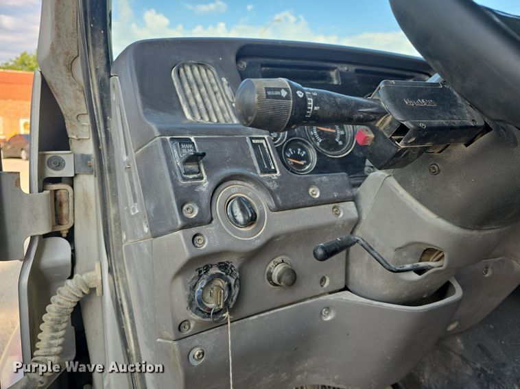 image for item DQ4620 2000 Sterling LT9500 dump truck