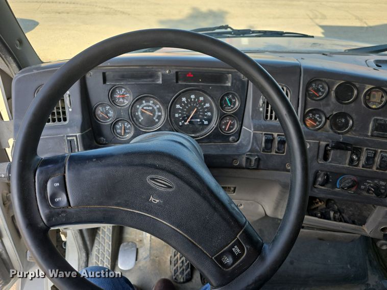 image for item DQ4620 2000 Sterling LT9500 dump truck