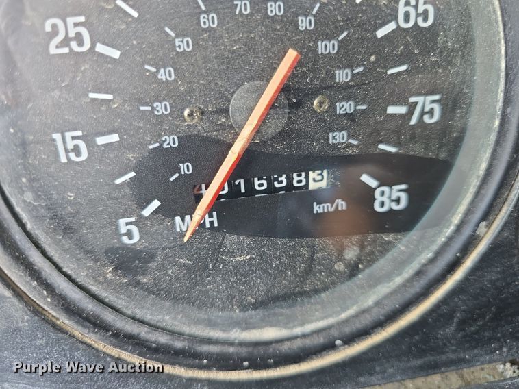 image for item DQ4620 2000 Sterling LT9500 dump truck