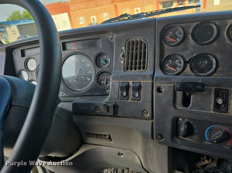 image for item DQ4620 2000 Sterling LT9500 dump truck