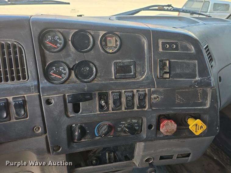 image for item DQ4620 2000 Sterling LT9500 dump truck