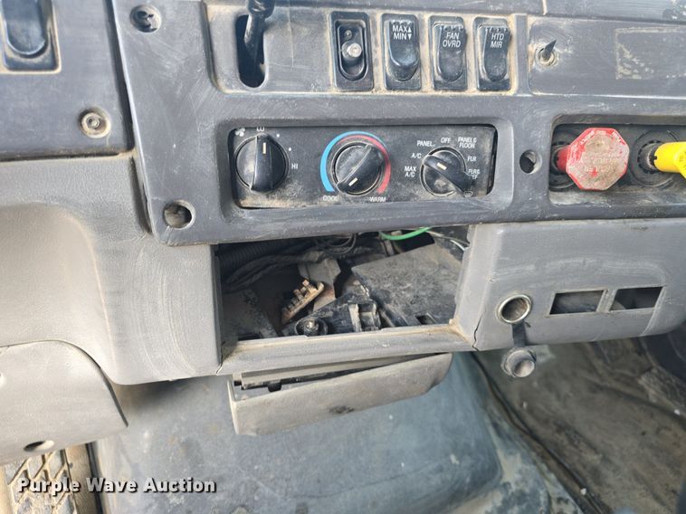 image for item DQ4620 2000 Sterling LT9500 dump truck