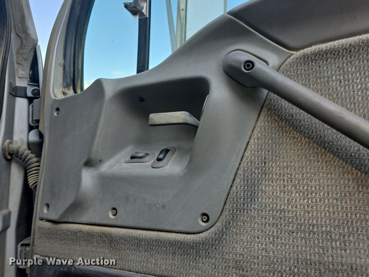 image for item DQ4620 2000 Sterling LT9500 dump truck