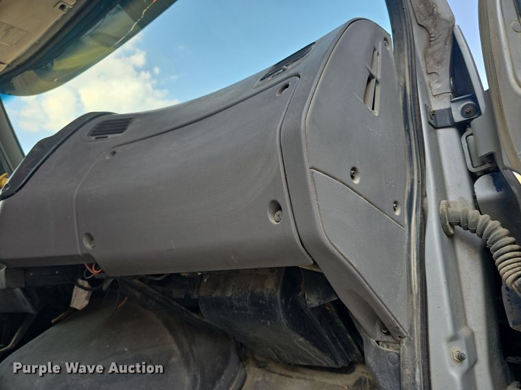 image for item DQ4620 2000 Sterling LT9500 dump truck