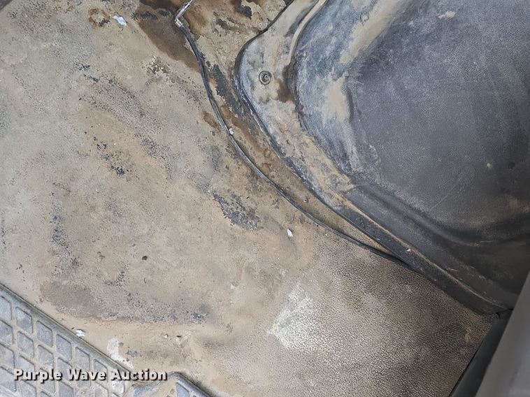 image for item DQ4620 2000 Sterling LT9500 dump truck