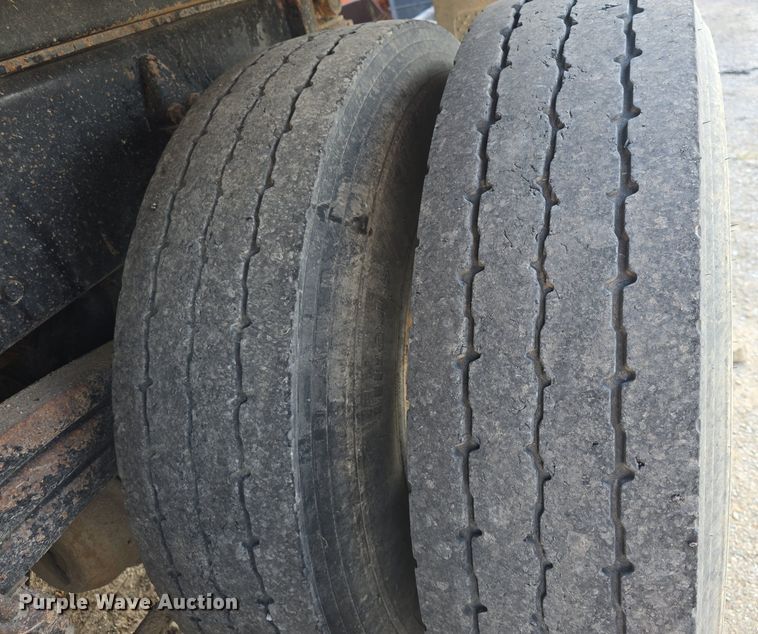 image for item DQ4620 2000 Sterling LT9500 dump truck