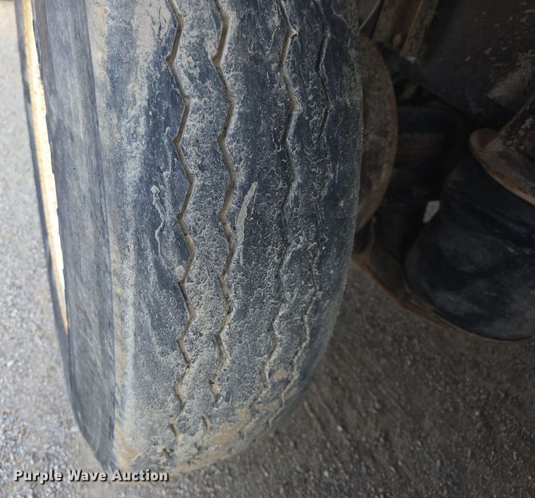 image for item DQ4620 2000 Sterling LT9500 dump truck