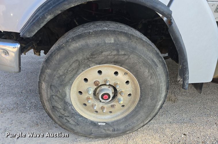 image for item DQ4620 2000 Sterling LT9500 dump truck