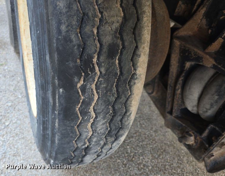 image for item DQ4620 2000 Sterling LT9500 dump truck