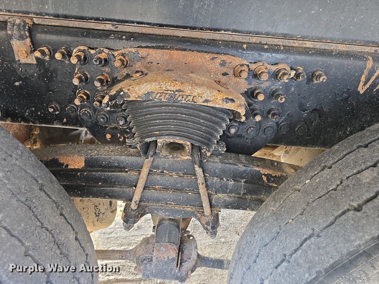 image for item DQ4620 2000 Sterling LT9500 dump truck