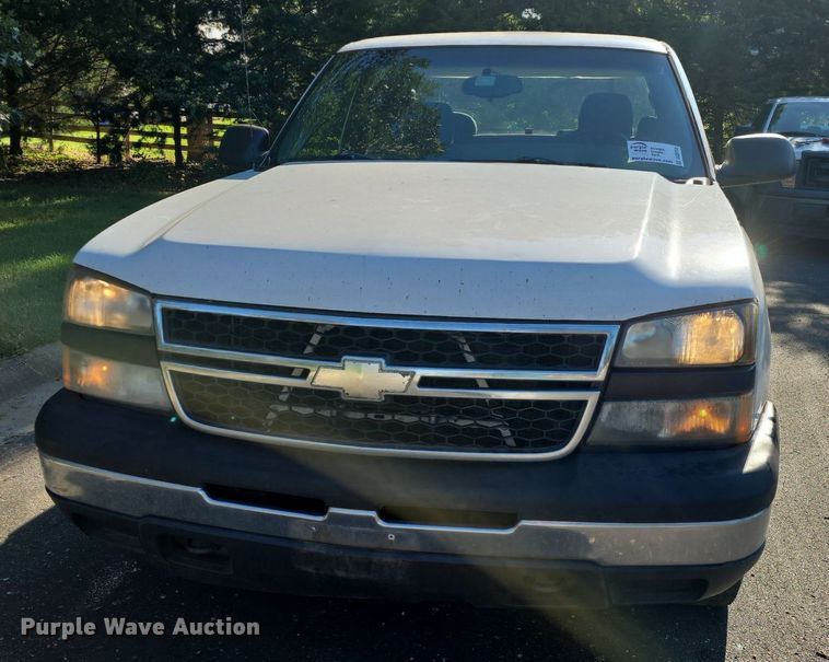 image for item DQ5155 2006 Chevrolet Silverado 1500 Ext. Cab pickup truck