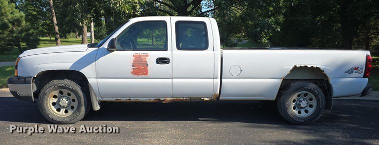 image for item DQ5155 2006 Chevrolet Silverado 1500 Ext. Cab pickup truck