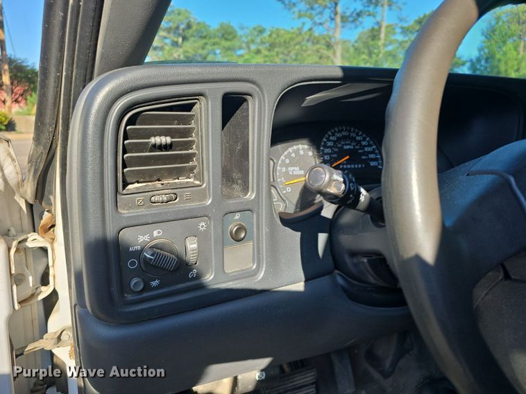 image for item DQ5155 2006 Chevrolet Silverado 1500 Ext. Cab pickup truck