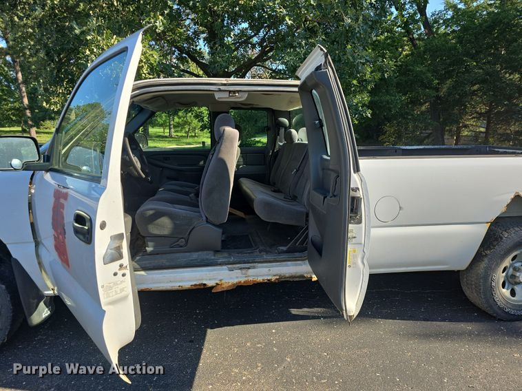 image for item DQ5155 2006 Chevrolet Silverado 1500 Ext. Cab pickup truck