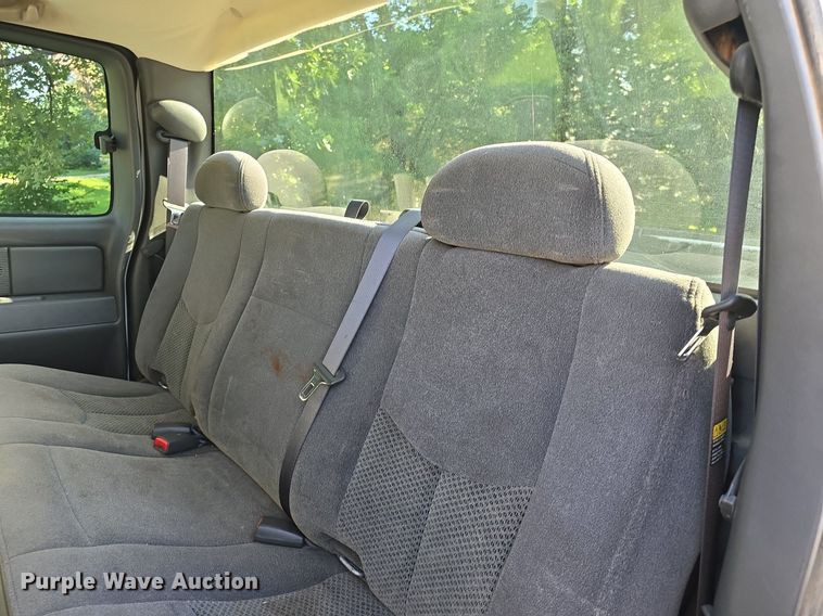 image for item DQ5155 2006 Chevrolet Silverado 1500 Ext. Cab pickup truck