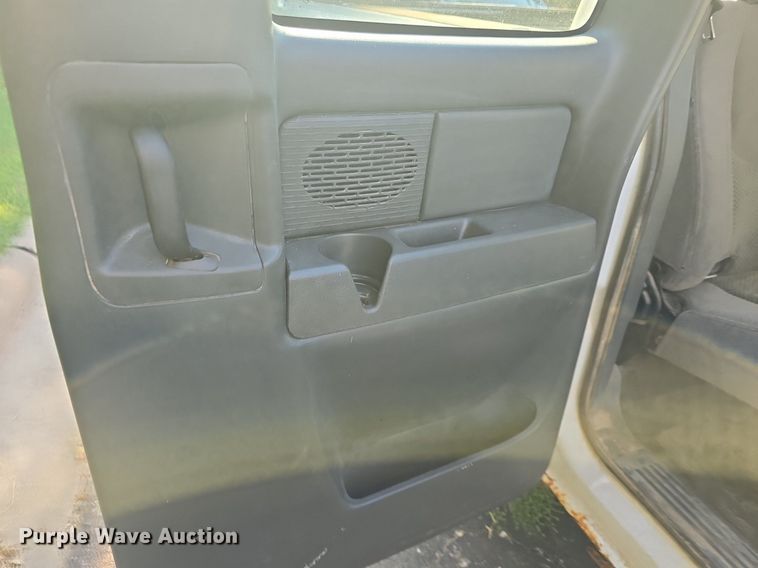 image for item DQ5155 2006 Chevrolet Silverado 1500 Ext. Cab pickup truck