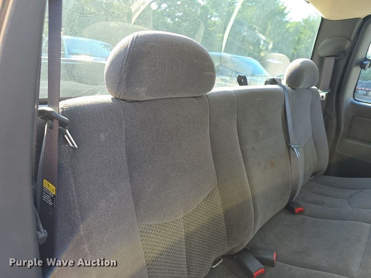 image for item DQ5155 2006 Chevrolet Silverado 1500 Ext. Cab pickup truck