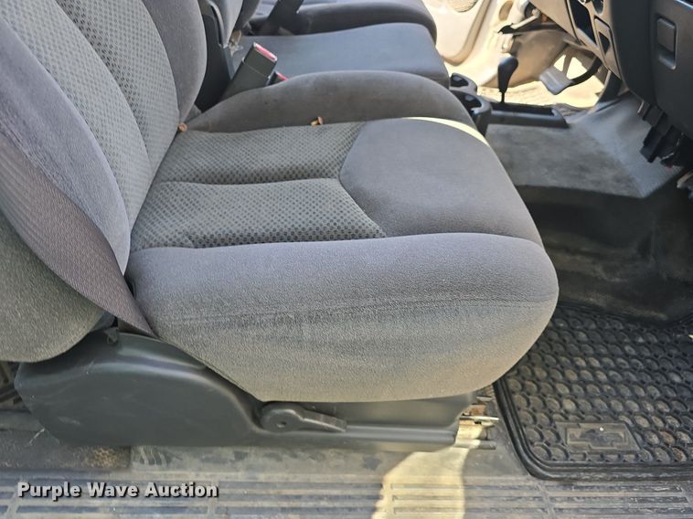 image for item DQ5155 2006 Chevrolet Silverado 1500 Ext. Cab pickup truck