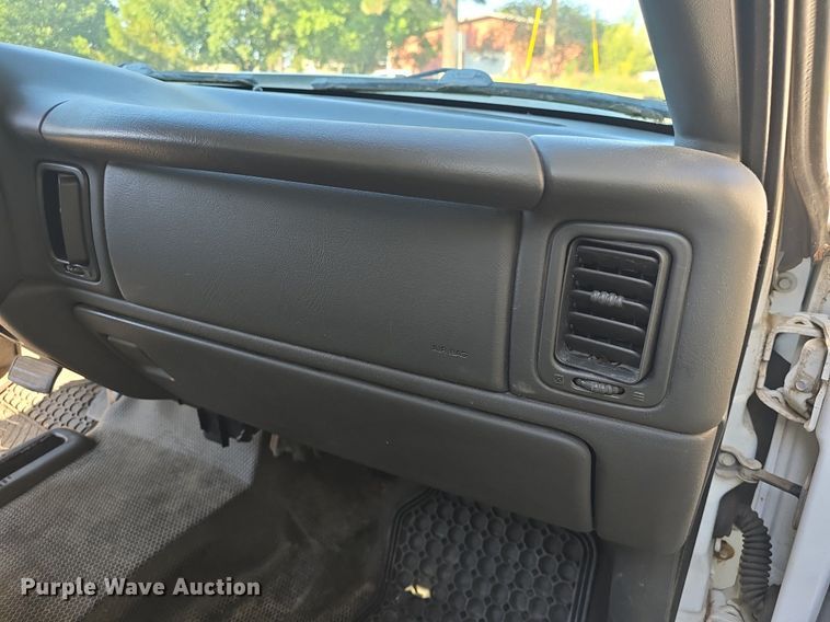 image for item DQ5155 2006 Chevrolet Silverado 1500 Ext. Cab pickup truck