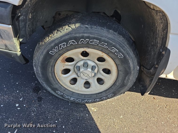 image for item DQ5155 2006 Chevrolet Silverado 1500 Ext. Cab pickup truck