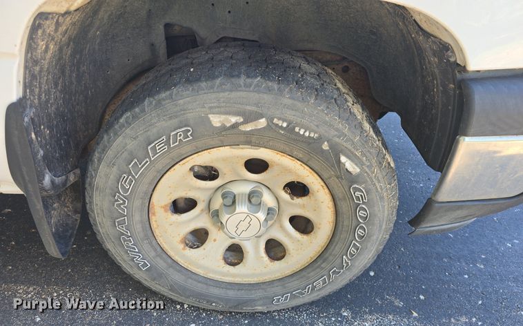 image for item DQ5155 2006 Chevrolet Silverado 1500 Ext. Cab pickup truck