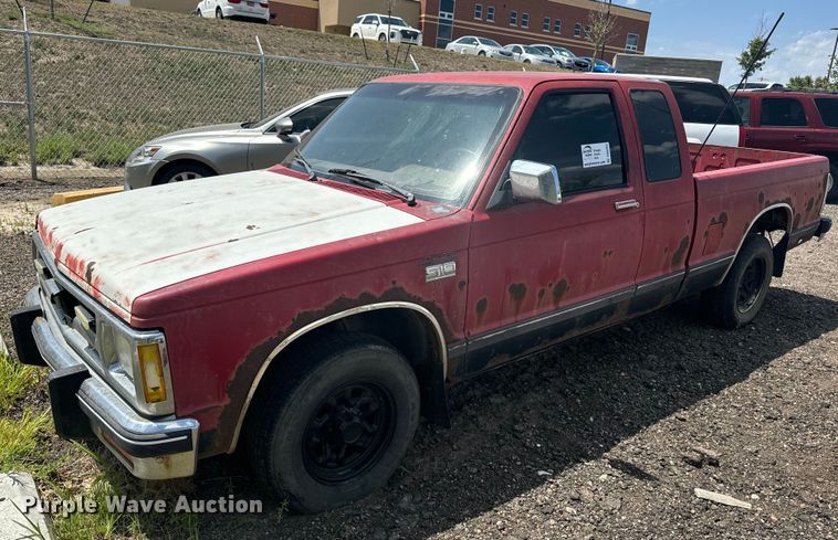image for item DQ6952 1987 Chevrolet  S10 Ext. Cab pickup truck