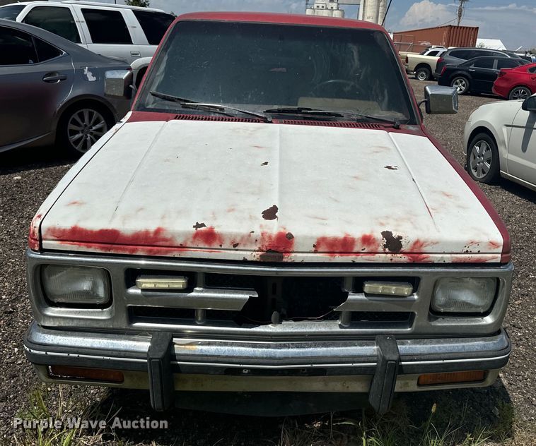 image for item DQ6952 1987 Chevrolet  S10 Ext. Cab pickup truck