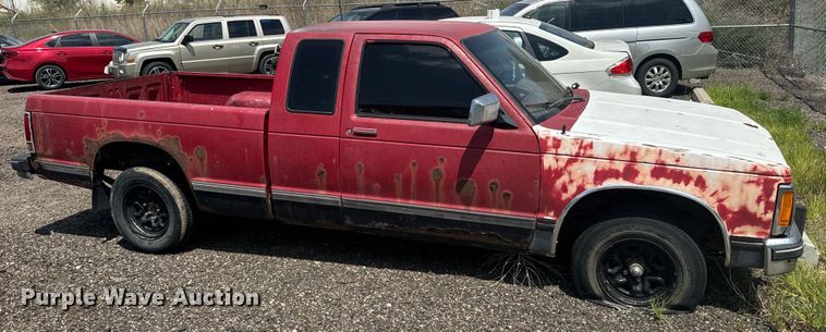 image for item DQ6952 1987 Chevrolet  S10 Ext. Cab pickup truck