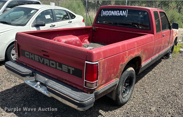image for item DQ6952 1987 Chevrolet  S10 Ext. Cab pickup truck
